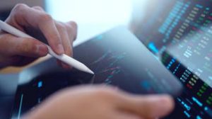 The Economic Advantages of Rising Early: The Effect of Oversleeping on Your Finances