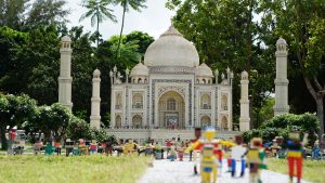 The Effect of Early Retirement on Holiday Experiences